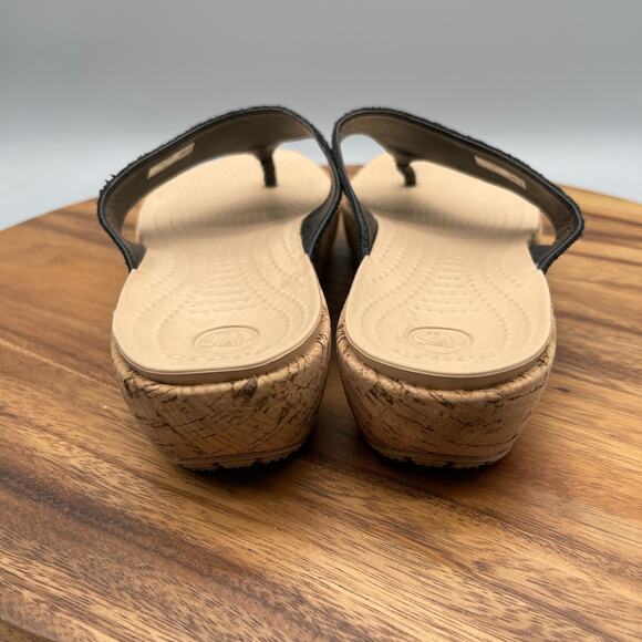 Crocs Leigh Sandals Womens 9 Black Snakeskin Wedge Beachy Resort Cruise Vacation - Picture 4 of 8